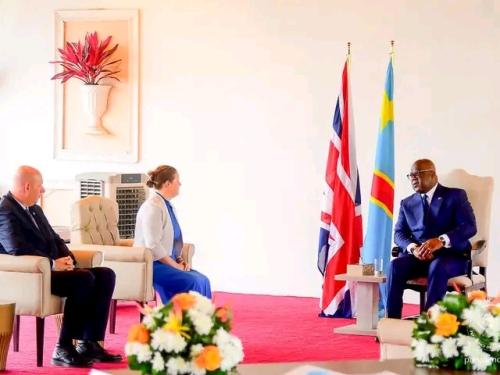 Diplomatie : Tshisekedi accueille six nouveaux ambassadeurs et mise sur le renforcement des relations internationales.