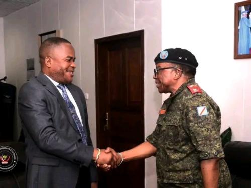 Justice : le nouveau patron intérimaire de la Haute Cour militaire reçu par Dieudonné Kamuleta.
