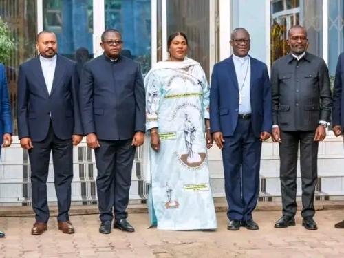 Dialogue national : Anthony Nkinzo consulte Mgr Fulgence Muteba à Lubumbashi