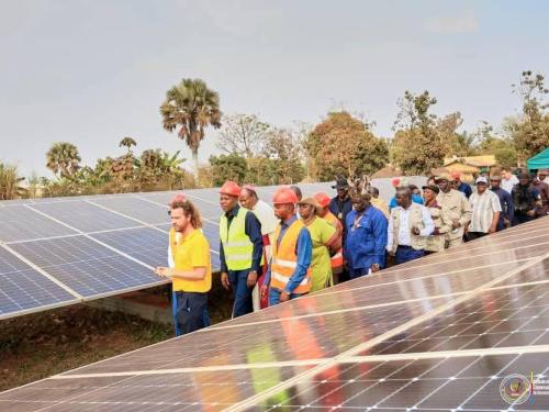 Haut-Uele : Le Gouverneur Jean Bakomito inaugure la centrale solaire de Dungu
