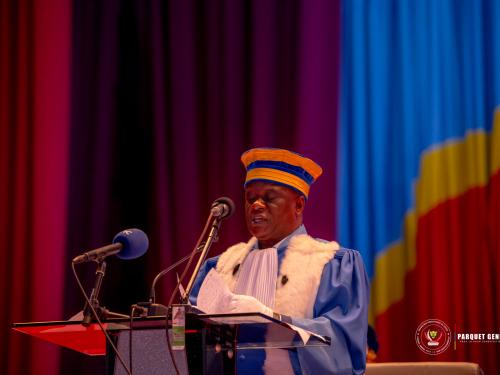 John Prosper MOKE MAYELE : Le contrôle de constitutionnalité des décisions juridictionnelles vérifie la violation des droits fondamentaux