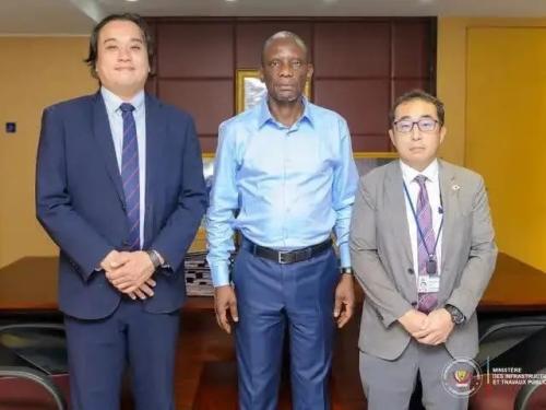 Kinshasa : 100 millions $ annoncés pour moderniser l’avenue Université et construire un échangeur à Ngaba