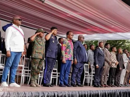 Kinshasa : l’exécutif provincial lance la souscription pour les étals et magasins du Marché Central « Zando »